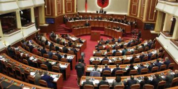 Parlamenti miraton ndryshimet në Ligjin për Diasporën
