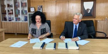 Nënshkruhet marrëveshja e bashkëpunimit me Unviersitetin “Nënë Tereza” të Shkupit