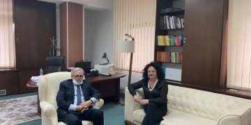 QSPA dhuron libra për ASHAK dhe Bibliotekën shkencore të ASHAK