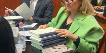 Takimi me anëtarët e Komisionit për Edukimin dhe Mjetet e Informimit Publik.